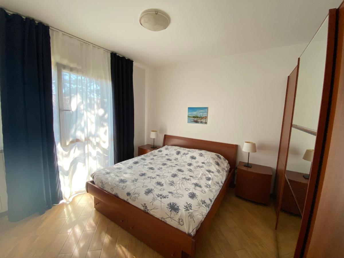 Apartment With Terrace And Garden With A Sea View ซิสเตียนา ภายนอก รูปภาพ